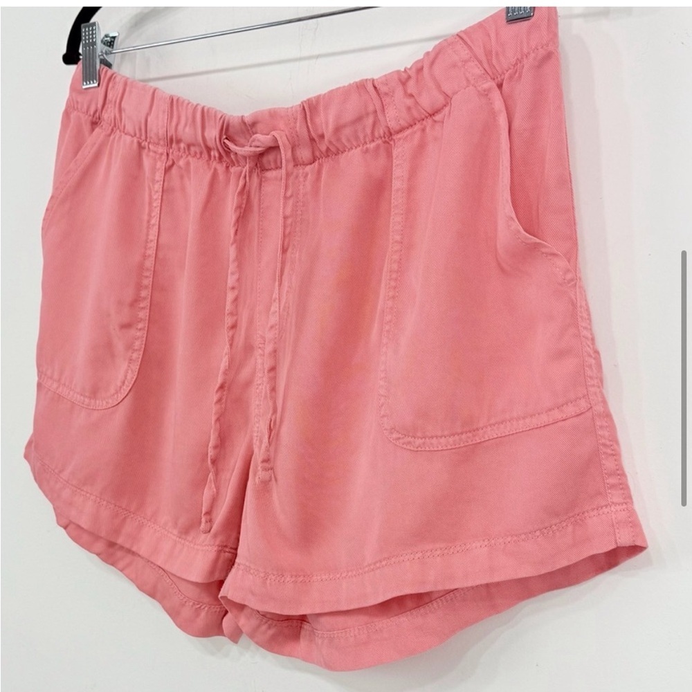 GAP Pink Cargo Shorts with Stretchy Waistband and Side Slits